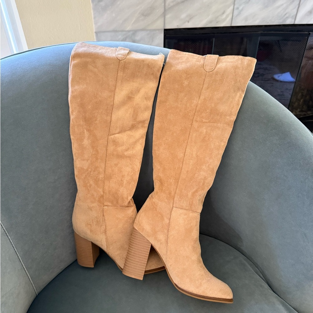 ARULA Camel Suede Heeled Boots